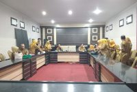 Personil PKM Boroko dipimpin langsung oleh Kepala Puskesmas, Diatri Macpal melakukan pemeriksaan kesehatan gratis dilingkungan OPD (BPKPD Boltara) 