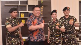 Kapolres Boltara, AKBP Juleigtin Siahaan, bersama Kasatkorcab Banser Boltara, Faiz Tunggil beserta anggota. 