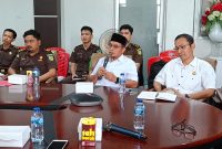 Bupati Boltara, Dr. Sirajudin Lasena bersama Kajari Boltara, Agus Tri Hartono di sosialisasi anti korupsi diselenggarakan oleh Pemerintah Kabupaten Boltara melalui Dewan Pengurus KORPRI Daerah Kabupaten Boltara