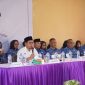Bupati Boltara, Dr. Sirajudin Lasena bersama Wakil Bupati Boltara, Moh. Aditya Pontoh dan didampingi segenap jajaran Pemkab di rapat kerja bersama pemda dan pemerintah kecamatan-desa. 