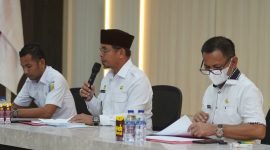 Bupati Boltara, Dr. Sirajudin Lasena bersama Wabup dan sekda Rapat Evaluasi Kinerja Tahun 2025 dan Sinergitas Program Tahun Anggaran 2026 yang digelar di Aula Lantai III Kantor Bupati
