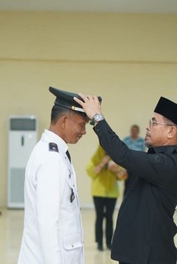 Bupati Boltara Lantik Ogon Masuara sebagai Pj. Sangadi Desa Wakat