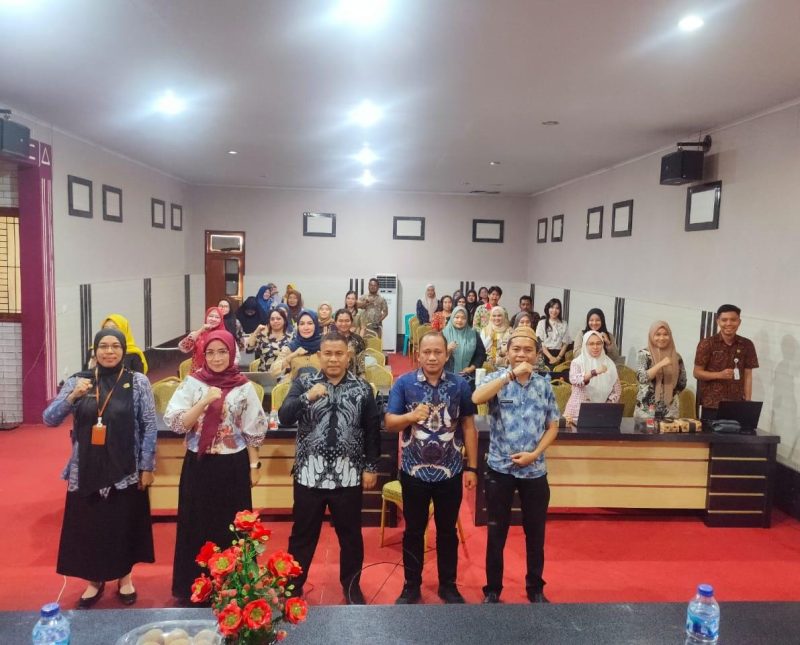 Sekretaris Dinkes Boltara, Febianto Lumoto beserta jajaran bersama Muchtar Rahim selaku narasumber dan Kepala BPKPD Boltara, Nul Akim, Kepala PKM se-Boltara, Dirut RSUD Boltara, pada kegiatan implementasi tata kelola keuangan dan manajemen yang fleksibel Badan Layanan Umum Daerah (BLUD) bagi Puskesmas dan RSUD tingkat Kabupaten Boltara. 