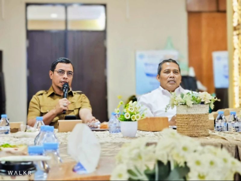 Bupati Boltara, Dr. Sirajudin Lasena bersama Kepala BWS Sulawesi I, Komang Sudana,