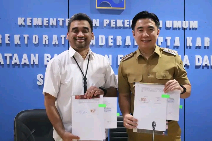 Bupati Kabupaten Kepulauan Sangihe, Michael Thungari bersama Balai Cipta Karya