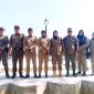 Sekretaris Satpol PP Boltara, Salim Eato bersama jajaran melakukan patroli dan himbauan kepada masyarakat dan pengunjung tempat wisata pantai batu pinagut. 