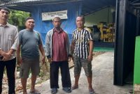 Sahrudin Janis dan Pangumpia Makapuas bersama Kepala PLN Manajer ULP Petta Henry Nugroho meninjau secara langsung