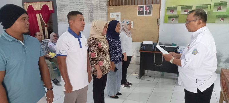 Pelantikan Panitia Pemilihan Kapitalaung Kampung Bahu Oleh Ketua MTK Mursalim Damal 