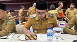 Bupati Boltara, Dr. Sirajudin Lasena saat mengikuti High Level Meeting