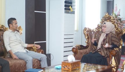 Wakil Bupati Bolaang Mongondow Utara (Boltara), Moh. Aditya Pontoh, S.IP., menerima Kunjungan Kerja (Kunker) dan silaturahmi Rektor Universitas Ichsan Gorontalo Utara, Dr. Fatmah M. Ngabito, S.IP., M.Si., beserta jajaran, bertempat di ruang kerja Wakil Bupati,