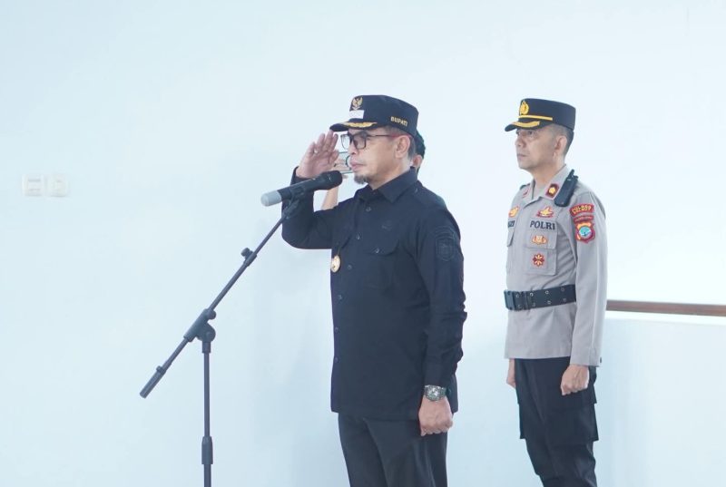 Bupati Boltara, Dr. Sirajudin Lasena menghadiri apel gelar pasukan operasi Ketupat 2026 di polres Boltara