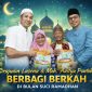 Bupati dan Wakil Bupati Boltara, menyerahkan bantuan sembako di momen safari ramadhan di Masjid Al-Amin, Desa Bolangitang II, Kecamatan Bolangitang Barat