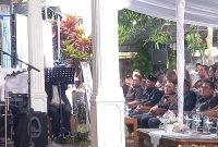 Bupati Kabupaten Kepulauan Sangihe, Michael Thungari Memberikan Sambutan Dukacita ynag mendalam di ibadah pemakaman Mendiang Drs. Hironimus Rompas Makagansa