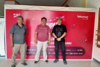 Kepala Dinas Kominfo Ronald Lumiu Melakukan Koordinasi Dengan Pihak Telkomsel Tahuna