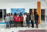 Foto Bersama Pemerintah Kampung Ngalipaeng I bersama Korban Yang Hilang dan telah ditemukan