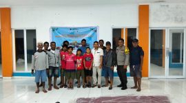 Foto Bersama Pemerintah Kampung Ngalipaeng I bersama Korban Yang Hilang dan telah ditemukan