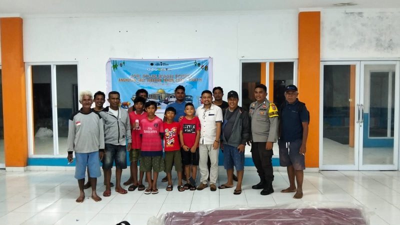 Foto Bersama Pemerintah Kampung Ngalipaeng I bersama Korban Yang Hilang dan telah ditemukan
