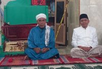 Anggota Komisi II DPRD kabupaten Kepulauan Sangihe, Jais Salele bersama Ahmad Bakari selaku Khotib pada sholat Idul Fitri 1447 H