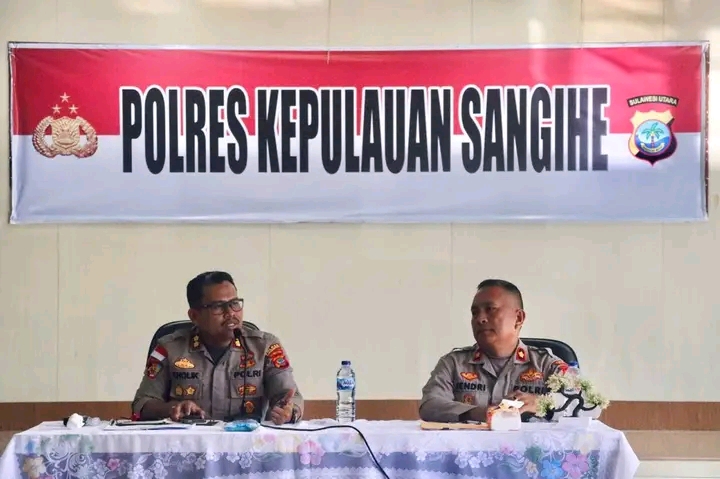 Kapolres Kepulauan Sangihe AKBP Abdul Kholik dan Wakapolres