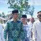 Wakil Bupati Boltara, Moh. Aditya Pontoh didampingi oleh Camat Bintauna dan Assisten Setda saat melakukan peninjauan stand stand halal bihalal di lapangan ini masa Bintauna