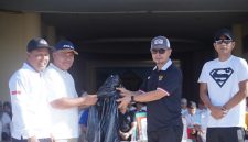 Prosesi pencanangan gerakan Indonesia ASRI oleh Bupati Boltara, Dr. Sirajudin Lasena dan didampingi oleh Wakil Bupati Boltara, Moh. Aditya Pontoh, Asisten Setda, Kepala DLH. 