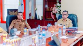 Bupati Boltara, Dr. Sirajudin Lasena dan Wakil Bupati Boltara, Moh. Aditya Pontoh saat mengikuti secara virtual Rakor pengendalian inflasi daerah