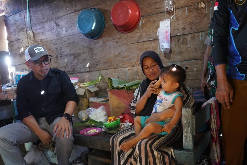 Bupati Boltara, Sirajudin Lasena mengunjungi masyarakat yang terdata sebagai calon penerima Rumah Tidak Layak Huni (RTLH). Kunjungan tersebut untuk memastikan bahwa penerima manfaat benar-benar tepat sasaran, kehadiran Bupati juga disambut penuh haru oleh masyarakat yang merasakan diperhatikan oleh pemerintah. 