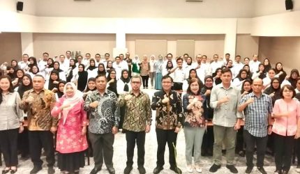 Bupati Bolaang Mongondow Utara (Boltara), Dr. Sirajudin Lasena, SE., M.Ec.Dev., secara resmi menutup Kegiatan Pendidikan dan Pelatihan Bakal Calon Kepala Sekolah (BCKS) Kabupaten Boltara Tahun 2026, yang dilaksanakan di Peninsula Hotel
