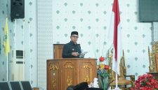 Bupati Boltara, Dr. Sirajudin Lasena saat menyampaikan sambutan pada rapat paripurna Penyampaian Rekomendasi DPRD terhadap Laporan Keterangan Pertanggungjawaban (LKPJ) Bupati Tahun Anggaran 2025