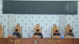 Bupati Boltara Dr. Sirajudin Lasena bersama Ketua dan Wakil Ketua DPRD Boltara