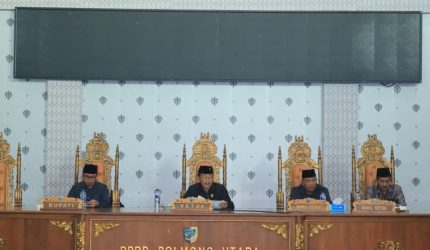 Bupati Bolaang Mongondow Utara (Boltara), Dr. Sirajudin Lasena, SE.,M.Ec.Dev menghadiri Rapat Paripurna Dewan Perwakilan Rakyat Daerah (DPRD) dalam rangka Penetapan Program Pembentukan Peraturan Daerah (Propemperda) Kabupaten Boltara Tahun 2026.