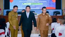Wakil Bupati Boltara, Moh. Aditya Pontoh bersama Plt. Kepala BPSDM Provinsi Sulut, Kepala BKPSDM Boltara dan CPNS peserta latsar
