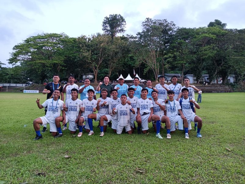 Foto Bersama Bupati Kabupaten Kepulauan Sangihe Michael Thungari dengan Tim Puma Fc