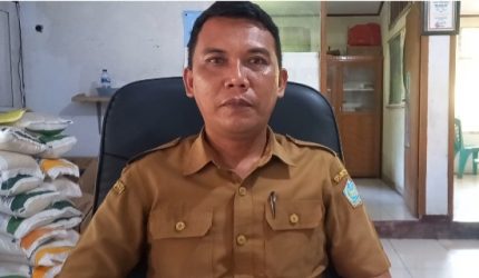 Pemerintah Kampung Bahu, Kecamatan Tabukan Utara, Kabupaten Kepulauan Sangihe, kembali menunjukkan komitmennya dalam membantu masyarakat melalui penyaluran Bantuan Sosial (Bansos) pangan kepada warga yang membutuhkan. Kegiatan penyerahan bantuan dipusatkan di Kantor Kapitalaung Kampung Bahu