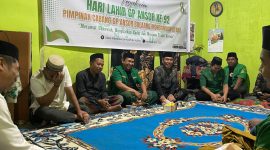 Suasana kebersamaan penuh kehangatan, Ketua PC GP Ansor Boltara, Agung Aditya Saenong, didampingi Dewan Penasehat GP Ansor Boltara, Santoro dan seluruh Kader menjelang Tasyakuran Ratib dan doa bersama