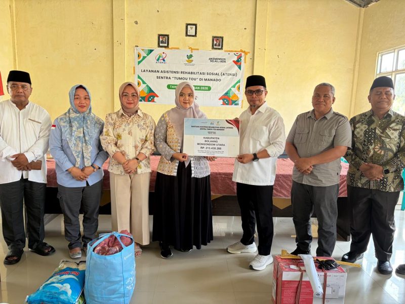 Bupati Boltara beserta jajaran Pemerintah Daerah menerima bantuan rehabilitasi sosial dari kemensos melalui sentra tumou tou manado di kecamatan Sangkub