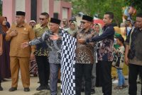 SJL-MAP melepas peserta karnaval budaya nusantara di boroko yang merupakan semarak HUT Boltara yang ke-19