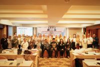 Asisten Bidang Administrasi Umum, Dr. Abdul Nazarudin Maloho, Kepala Dinkes Boltara, Sofian Mokoginta, tamu undangan dan peserta 
