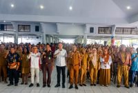 Yudianto, Asisten Intelijen (Asintel) Kejaksaan Tinggi Sulawesi Utara Bersama dengan Asisten 1 Setda Kabupaten Kepulauan Sangihe, Kepala Desa (Kapitalaung) dan BPD (MTK) se Kabupaten Kepulauan Sangihe