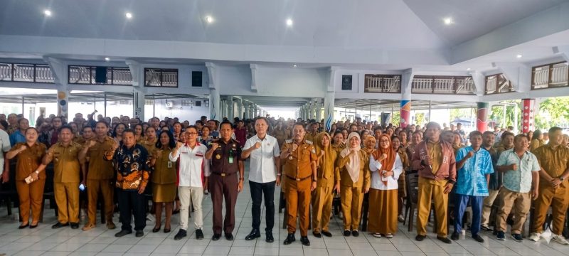 Yudianto, Asisten Intelijen (Asintel) Kejaksaan Tinggi Sulawesi Utara Bersama dengan Asisten 1 Setda Kabupaten Kepulauan Sangihe, Kepala Desa (Kapitalaung) dan BPD (MTK) se Kabupaten Kepulauan Sangihe