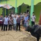 Bupati Kabupaten Kepulauan Sangihe Michael Thungari bersama dengan Panitia Qurban serta Jama'ah Masjid Thariq Bin Ziyad Embuhanga