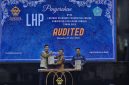 Bupati Kabupaten Kepulauan Sangihe Michael Thungari  Menerima WTP ke 12 Langsung dari BPK RI Perwakilan Sulut Bombit Agus Mulyo