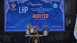 Bupati Kabupaten Kepulauan Sangihe Michael Thungari  Menerima WTP ke 12 Langsung dari BPK RI Perwakilan Sulut Bombit Agus Mulyo
