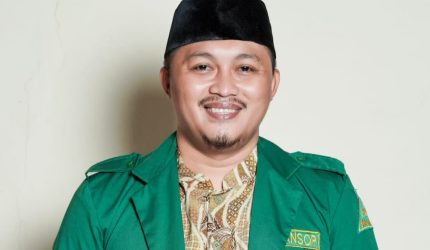Ketua GP Ansor Sulawesi Utara, Hamri Mokoagow, mengajak masyarakat untuk tetap menjaga persatuan dan tidak mudah terprovokasi oleh berbagai isu yang berpotensi memecah belah bangsa, khususnya melalui media sosial.