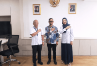 Kepala Dinas Kesehatan Boltara, Sofian Mokoginta (tengah) dan jajaran Direktorat Jenderal Kesehatan Primer dan Komunitas (Kesprimkom) Kementerian Kesehatan RI.