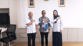 Kepala Dinas Kesehatan Boltara, Sofian Mokoginta (tengah) dan jajaran Direktorat Jenderal Kesehatan Primer dan Komunitas (Kesprimkom) Kementerian Kesehatan RI.