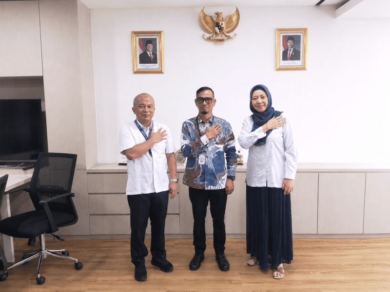 Kepala Dinas Kesehatan Boltara, Sofian Mokoginta (tengah) dan jajaran Direktorat Jenderal Kesehatan Primer dan Komunitas (Kesprimkom) Kementerian Kesehatan RI.