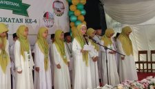 Kaisa Afwa Mokoginta membawakan puisi 