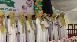 Kaisa Afwa Mokoginta membawakan puisi 