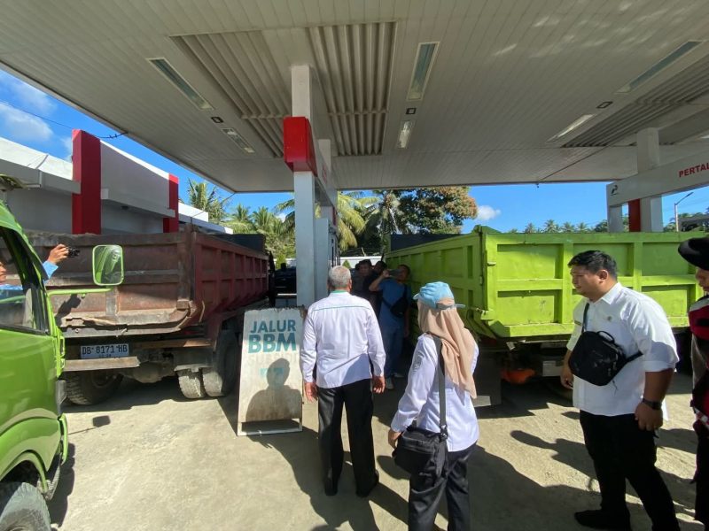 Antrian solar di SPBU Boroko dan monitoring pemkab Boltara akibat kelangkaan BBM